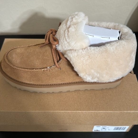 UGGs boots - Picture 2 of 6